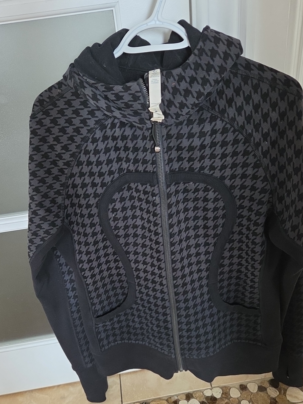 lululemon athletica Black & Charcoal Houndstooth Hooded Bomber Jacket - Women